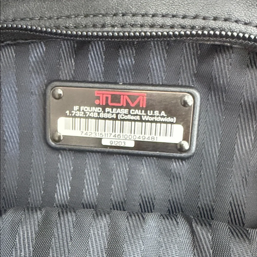 Tumi Black Leather Men's Bag - Picture 7 of 13